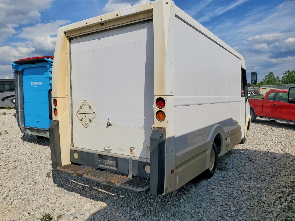 2017 Isuzu Npr VIN JALB4T173H7W01009 COPART salvage auction — NORMAL WEAR, Salvage Title, sold $775 on 2026-07-30 (photo 3)