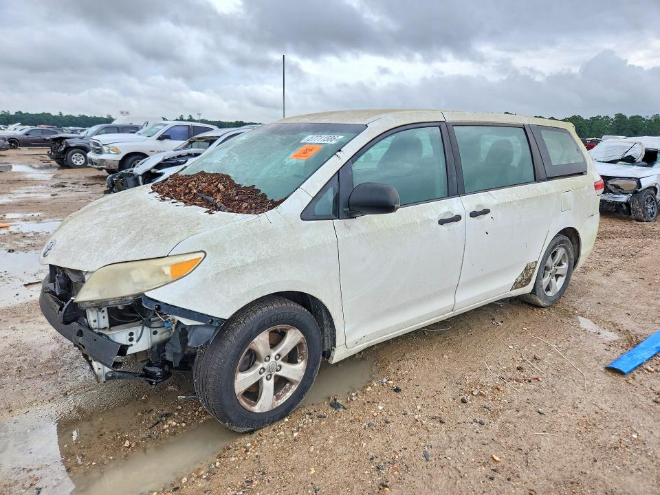 2013 Toyota Sienna VIN 5TDZK3DC9DS294539 COPART salvage auction — FRONT END, Fl - Certificate Of Title, sold $1,500 on 2026-07-09 (photo 1)