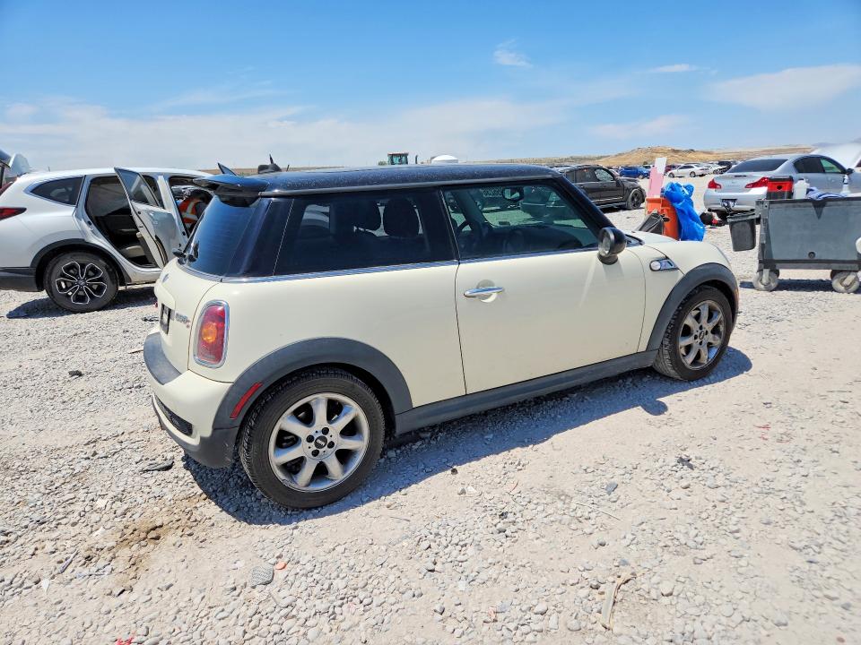 2010 Mini Cooper VIN WMWMF7C55ATZ71394 COPART salvage auction — REAR END, Ut - Salvage Certificate, sold $1,800 on 2026-07-24 (photo 3)