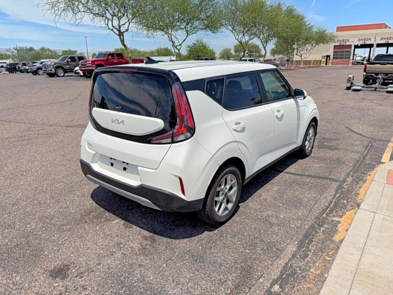 2023 Kia Soul VIN KNDJ23AU7P7877409 COPART salvage auction — NORMAL WEAR, Ca - Certificate Of Title (P), sold $5,600 on 2026-07-13 (photo 4)