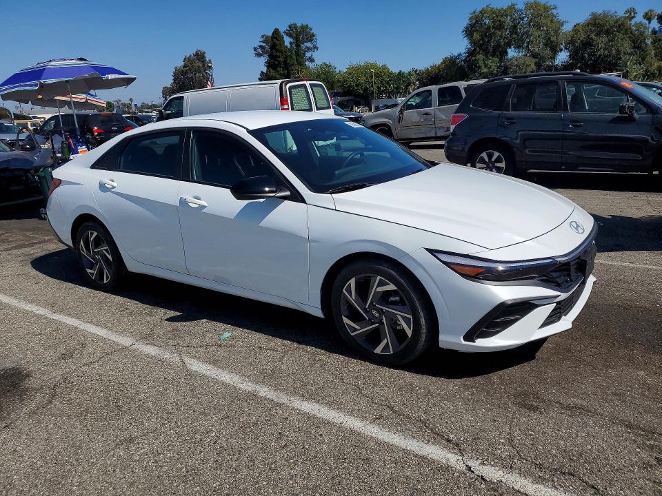 2025 Hyundai Elantra VIN KMHLM4DG1SU065916 COPART salvage auction — DAMAGE HISTORY, Ca - Dis/Dlr/Exp Only Clean Title, sold $4,100 on 2026-08-28 (photo 4)