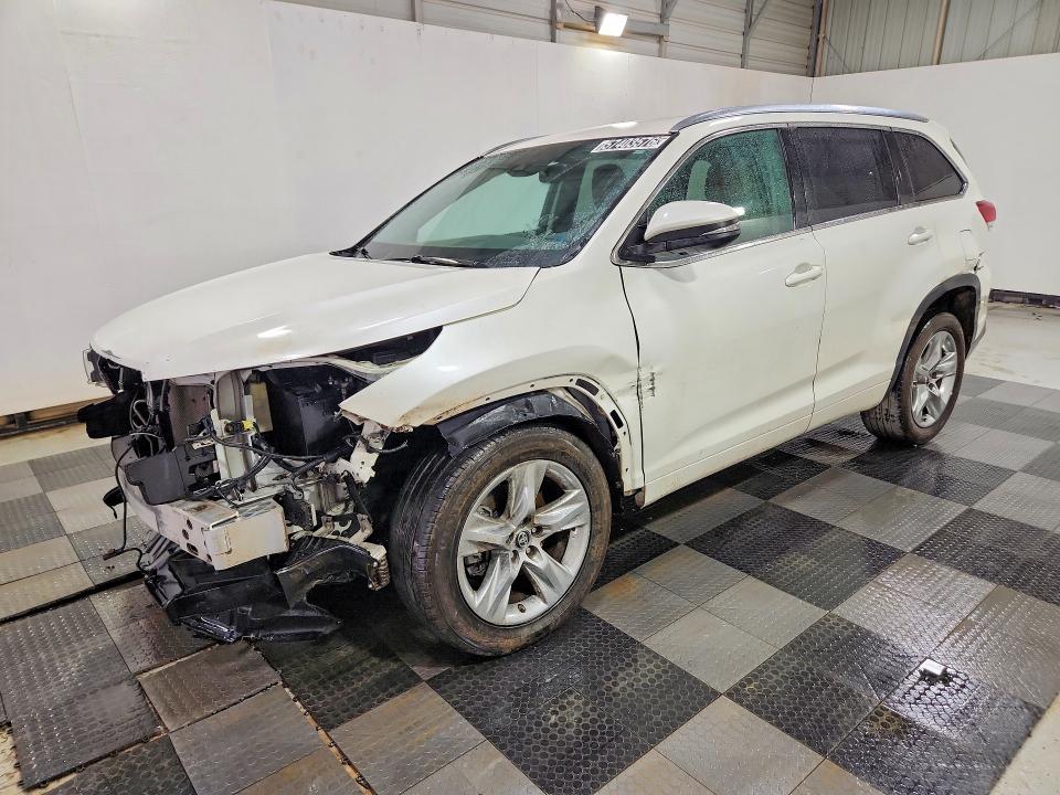 2018 Toyota Highlander VIN 5TDYZRFH2JS266189 COPART salvage auction — FRONT END, NC - DEALER ONLY CLEAN TITLE, sold $9,200 on 2026-07-16 (photo 1)