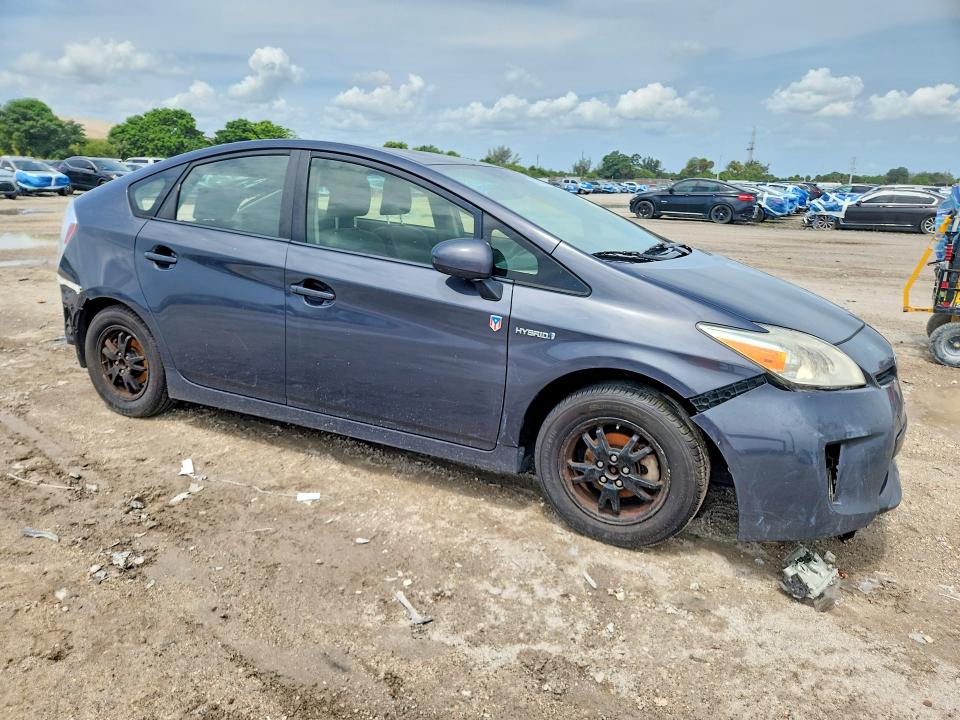 2012 Toyota Prius VIN JTDKN3DU1C1554901 COPART salvage auction — REAR END, Fl - Cert Of Title Slvg Rebuildable, sold $15 on 2026-07-30 (photo 4)