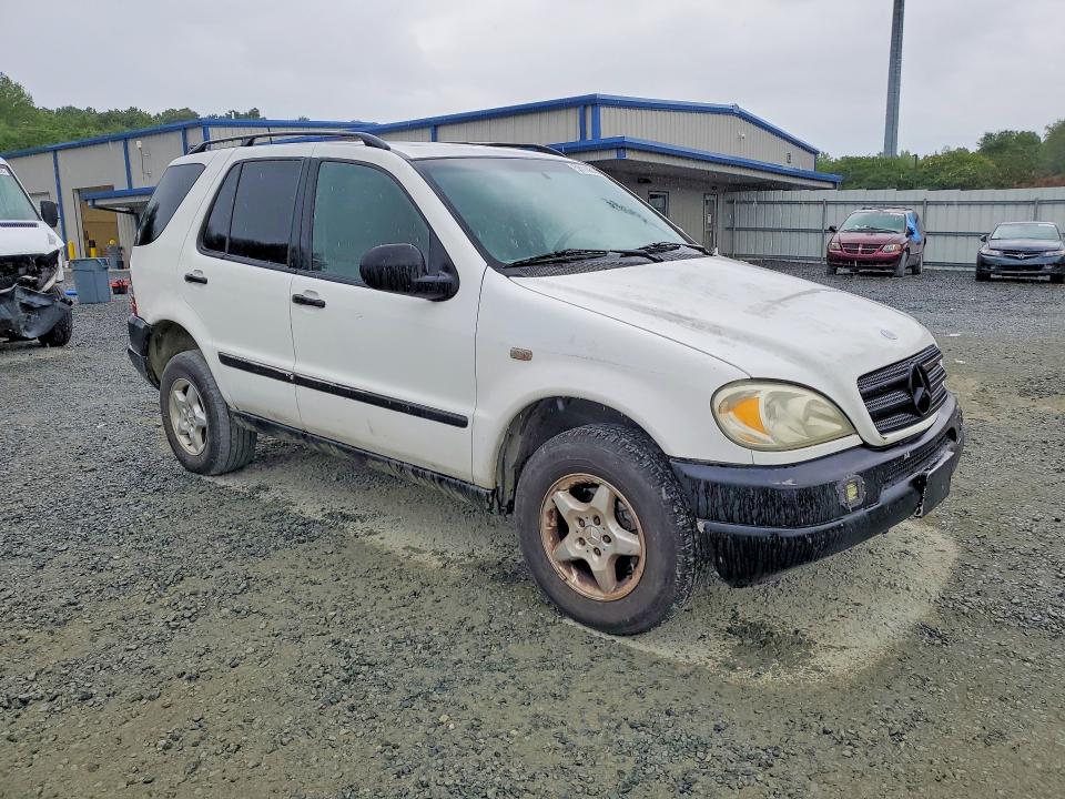1998 Mercedes-benz Ml-class VIN 4JGAB54E2WA031542 COPART salvage auction — MINOR DENT/SCRATCHES, Nc - Dealer Only Clean Title, sold $175 on 2026-07-09 (photo 4)