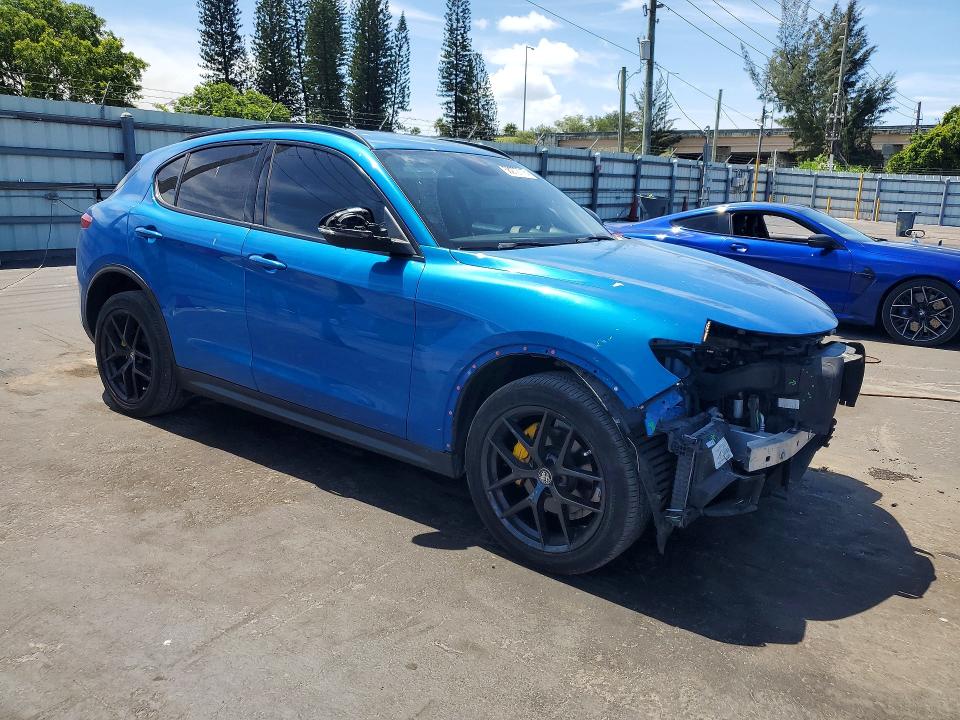 2019 Alfa romeo VIN ZASPAKAN8K7C49052 COPART salvage auction — FRONT END, Fl - Cert Of Title Slvg Rebuildable, sold $4,250 on 2026-08-19 (photo 4)