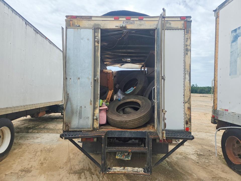 2017 Mitsubishi Fuso VIN JL6BNH1AXHK005617 COPART salvage auction — ROLLOVER, SC - CERTIFICATE OF TITLE, sold $300 on 2026-07-09 (photo 6)