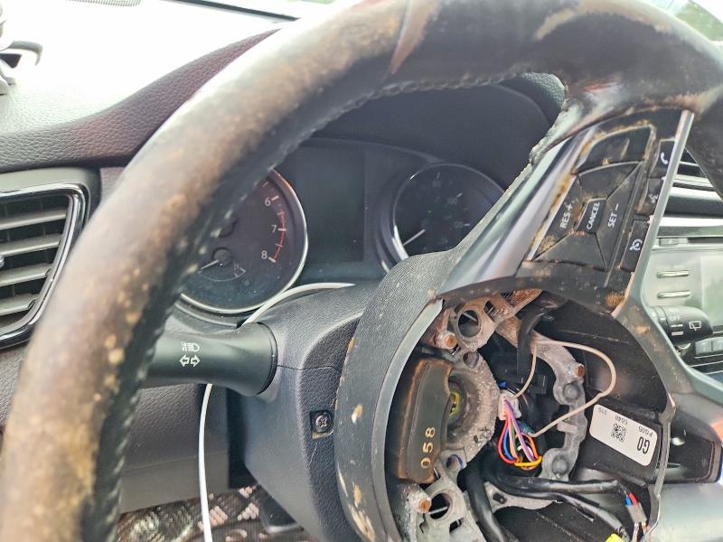 2017 Nissan Rogue VIN KNMAT2MTXHP548294 COPART salvage auction — FRONT END, Or - Salvage Title Certificate, sold $550 on 2026-07-27 (photo 9)