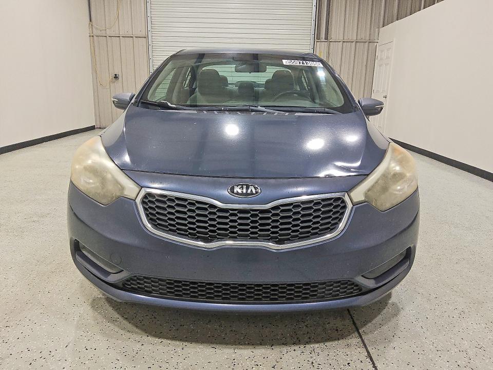 2016 Kia Forte VIN KNAFX4A63G5553042 COPART salvage auction — MINOR DENT/SCRATCHES, FL - CERTIFICATE OF TITLE, sold $850 on 2026-07-09 (photo 5)
