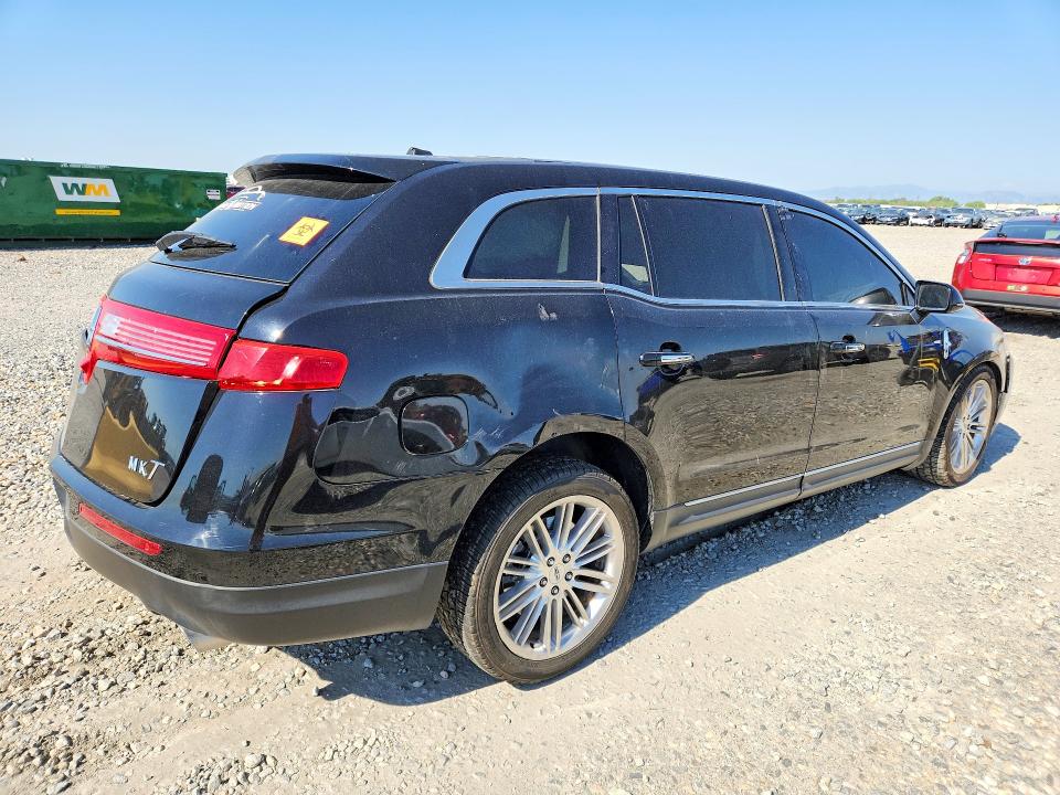 2017 Lincoln Mkt VIN 2LMHJ5AT5HBL01279 COPART salvage auction — FRONT END, Co - Dis/Dlr/Exp Only Clean Title, sold $600 on 2026-07-09 (photo 3)