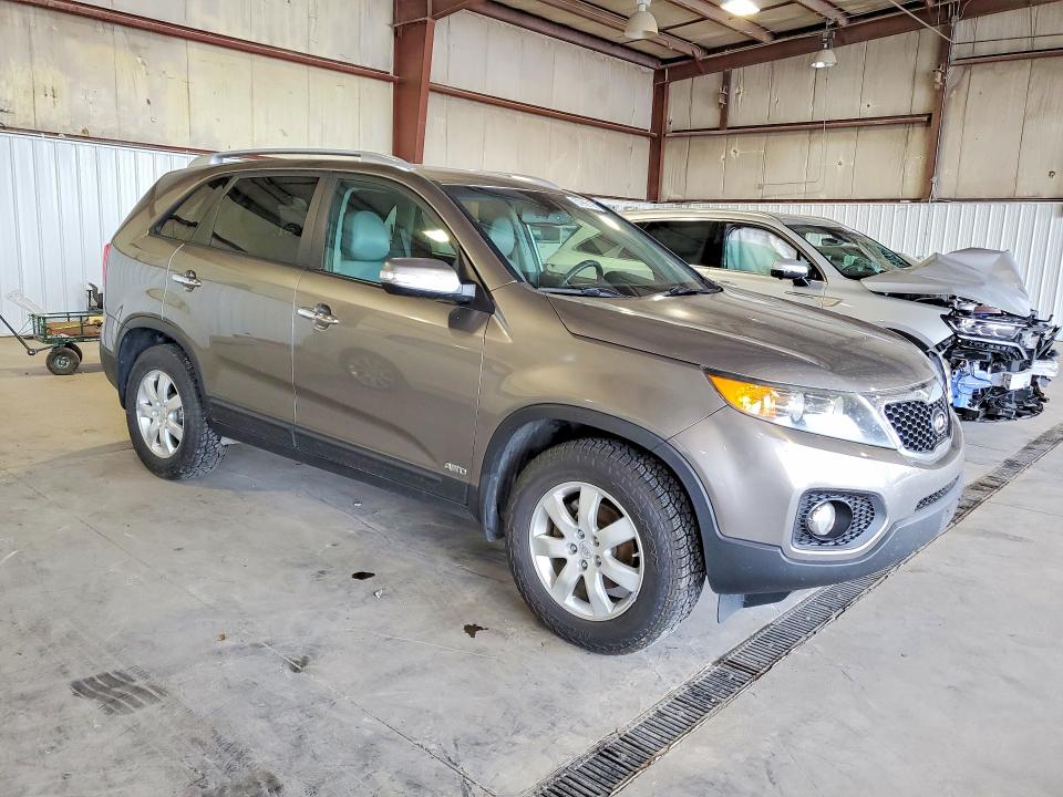 2011 Kia Sorento VIN 5XYKTCA13BG034455 COPART salvage auction — NORMAL WEAR, Ia - Certificate Of Title, sold $1,200 on 2026-07-08 (photo 4)