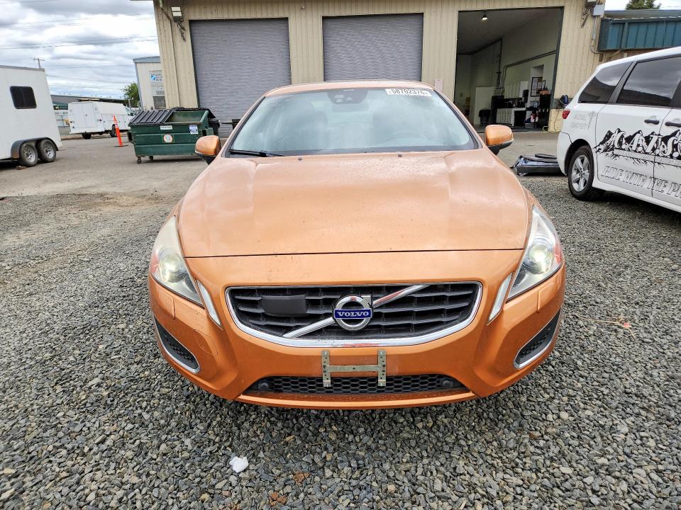 2013 Volvo S60 VIN YV1902FH8D2170577 COPART salvage auction — REAR END, Or - Salvage Title Certificate, sold $2,050 on 2026-08-04 (photo 5)