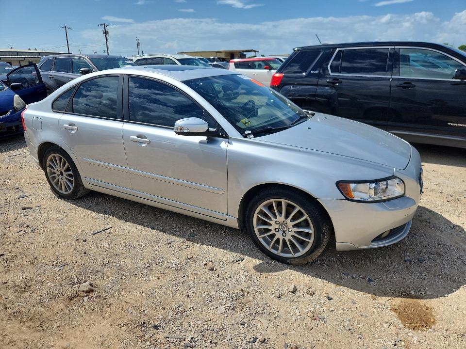 2009 Volvo S40 VIN YV1MS382092462783 COPART salvage auction — WATER/FLOOD, Tx - Salvage Title-Flood Damage, sold $125 on 2026-07-02 (photo 4)