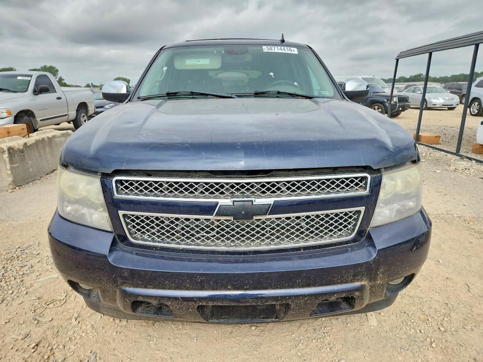 2008 Chevrolet Suburban VIN 3GNFK16328G157796 COPART salvage auction — MECHANICAL, MO - DEALER ONLY CLEAN TITLE, sold $525 on 2026-07-09 (photo 5)