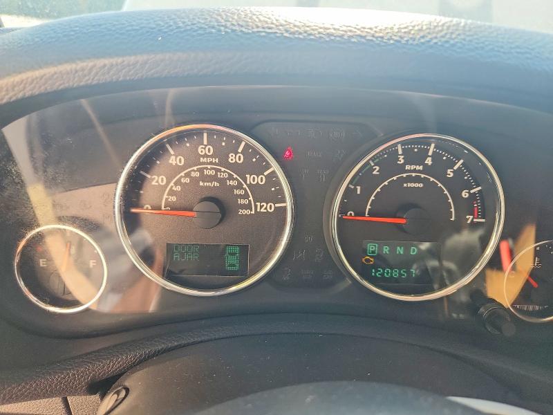 2014 Jeep Wrangler unlimited VIN 1C4BJWEG5EL150710 COPART salvage auction — MINOR DENT/SCRATCHES, Nc - Dealer Only Clean Title, sold $6,300 on 2026-07-02 (photo 9)