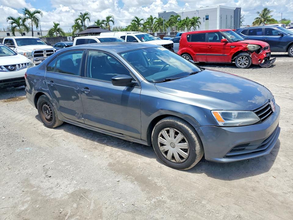 2016 Volkswagen Jetta VIN 3VW167AJ7GM369848 COPART salvage auction — MINOR DENT/SCRATCHES, Fl - Certificate Of Title, sold $1,500 on 2026-07-10 (photo 4)