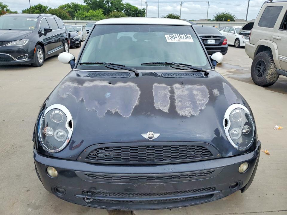 2005 Mini Cooper VIN WMWRC33455TJ64829 COPART salvage auction — FRONT END, TX - SALVAGE VEHICLE TITLE, sold $325 on 2026-07-09 (photo 5)