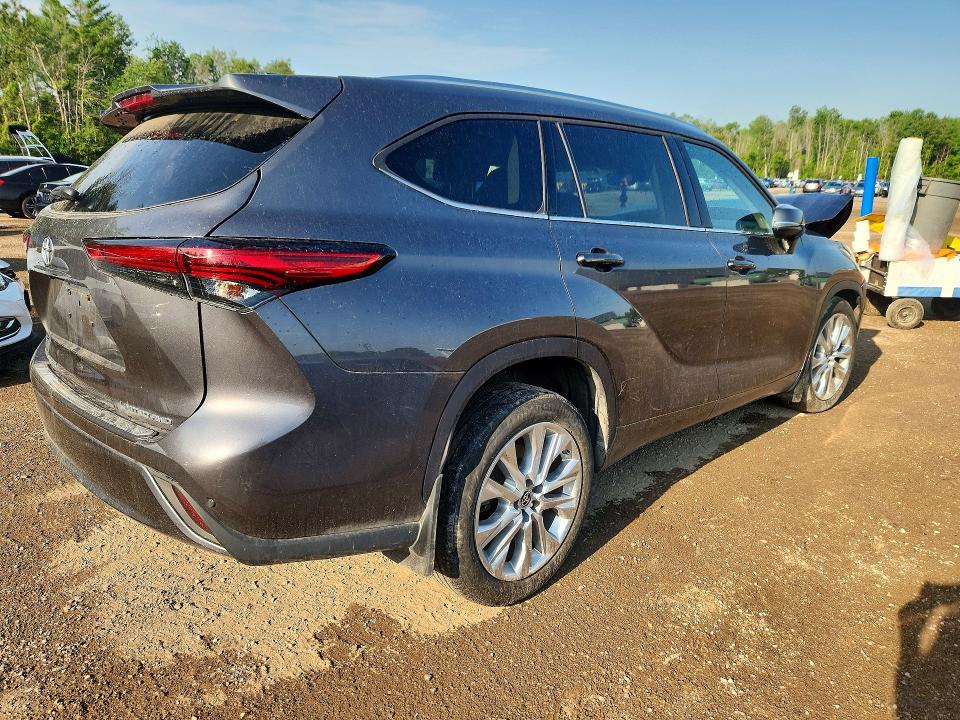 2021 Toyota Highlander VIN 5TDDZRBH4MS159525 COPART salvage auction — FRONT END, ON - PERMIT SALVAGE, sold $14,600 on 2026-07-21 (photo 3)