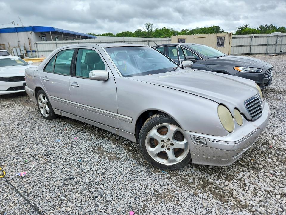 2002 Mercedes-benz E-class VIN WDBJF65J22B498022 COPART salvage auction — NORMAL WEAR, Fl - Certificate Of Title, sold $325 on 2026-07-07 (photo 4)