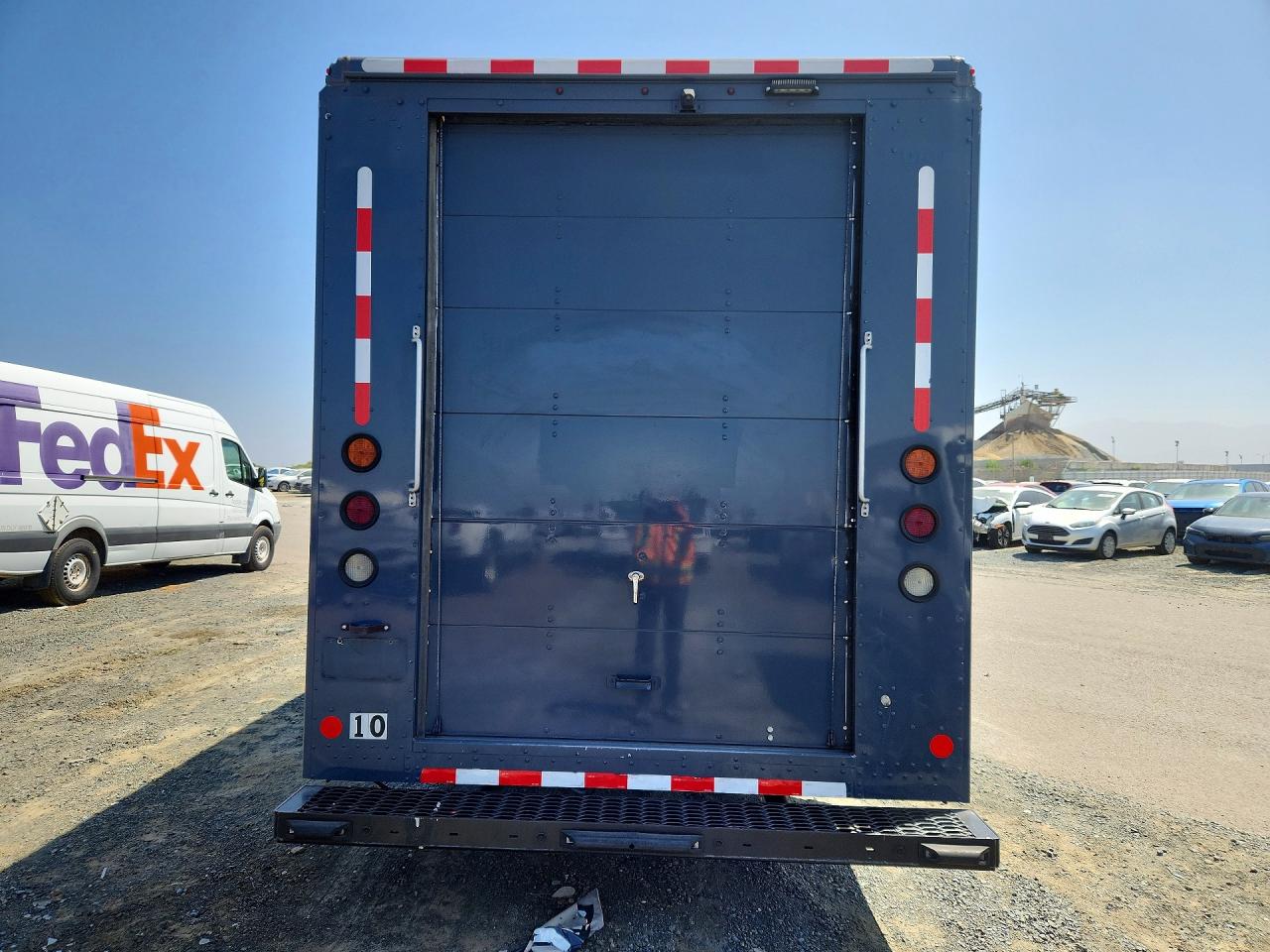 2020 Ford F59 VIN 1F65F5KN8L0A05352 COPART salvage auction — Front End, CA - DIS/DLR/EXP ONLY CLEAN TITLE, sold $18,400 on 2026-06-30 (photo 6)