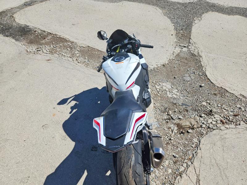 2026 Honda Cbr VIN JH2SC7714TK900620 COPART salvage auction — SIDE, MI - CERT OF TITLE-SALVAGE VEHICLE, sold $5,600 on 2026-07-30 (photo 6)