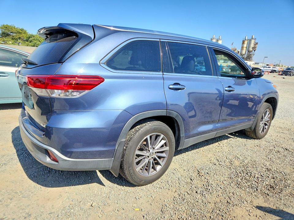 2019 Toyota Highlander VIN 5TDKZRFH4KS323127 COPART salvage auction — SIDE, CA - SALVAGE CERTIFICATE, sold $8,100 on 2026-07-31 (photo 3)