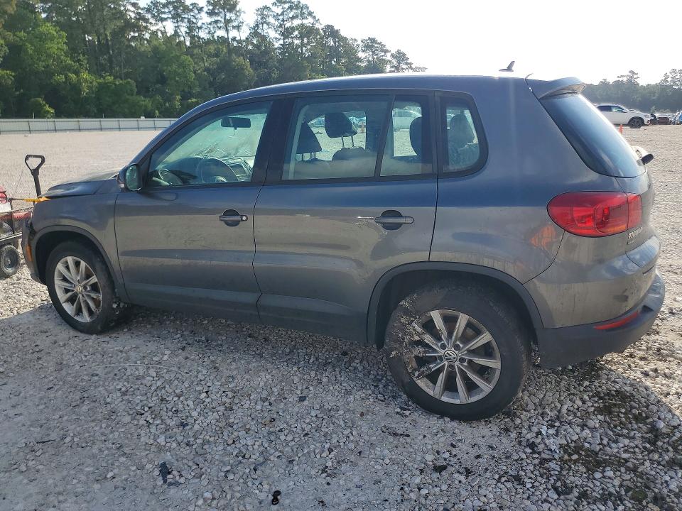 2017 Volkswagen Tiguan VIN WVGAV7AX6HK047247 COPART salvage auction — ENGINE BURN, Tx - Nonrepairable Title, sold $150 on 2026-07-14 (photo 2)