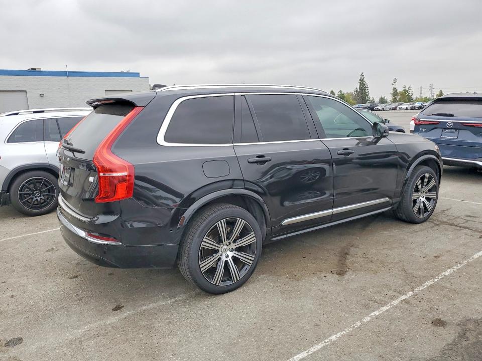 2023 Volvo VIN YV4H60CNXP1912211 COPART salvage auction — NORMAL WEAR, Ca - Dis/Dlr/Exp Only Clean Title (P), sold $18,600 on 2026-07-27 (photo 3)