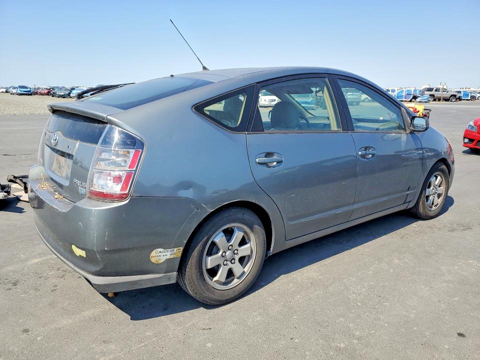 2004 Toyota Prius VIN JTDKB20U740114326 COPART salvage auction — VANDALISM, CA - SALVAGE CERTIFICATE, sold $300 on 2026-07-13 (photo 3)
