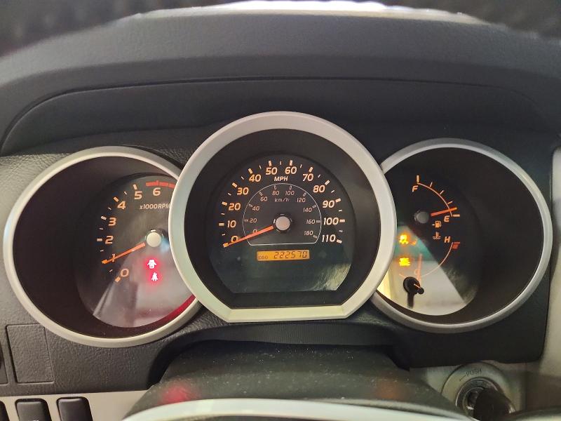 2007 Toyota 4runner VIN JTEZU14RX78071742 COPART salvage auction — MINOR DENT/SCRATCHES, MT - CERTIFICATE OF TITLE, sold $2,000 on 2026-07-29 (photo 8)