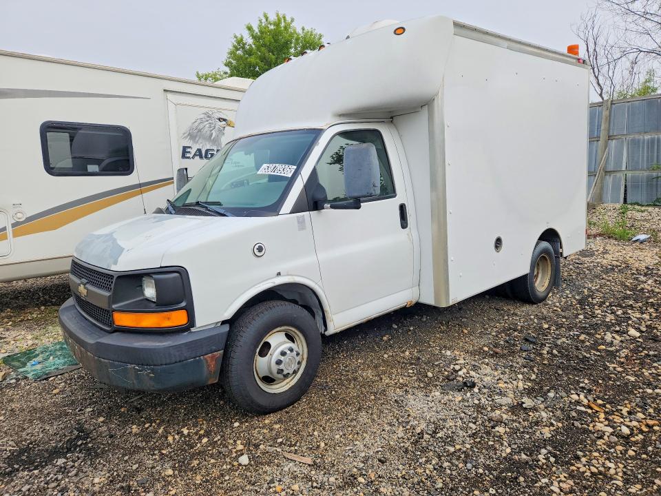 2006 Chevrolet Express 2500 VIN 1GBJG31U961219663 COPART salvage auction — NORMAL WEAR, WI - CERTIFICATE OF TITLE, sold $525 on 2026-07-09 (photo 1)