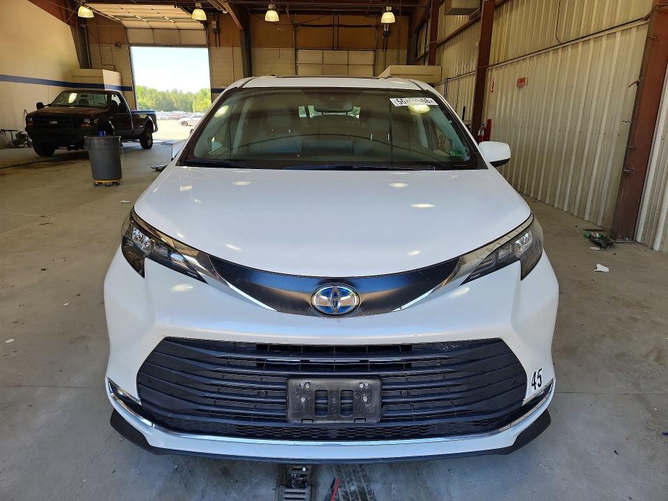 2024 Toyota Sienna VIN 5TDJRKEC2RS183520 COPART salvage auction — REAR END, Va - Cert Of Title - Salvage, sold $18,800 on 2026-07-07 (photo 5)