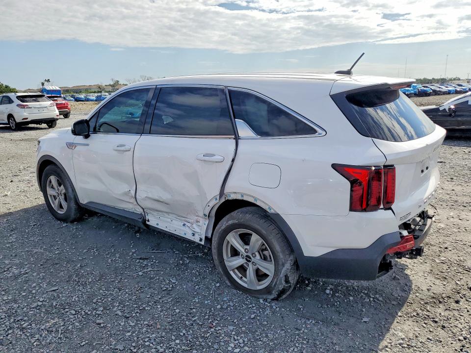 2022 Kia Sorento VIN 5XYRG4LC6NG142094 COPART salvage auction — SIDE, FL - CERT OF TITLE SLVG REBUILDABLE, sold $8,700 on 2026-07-06 (photo 2)