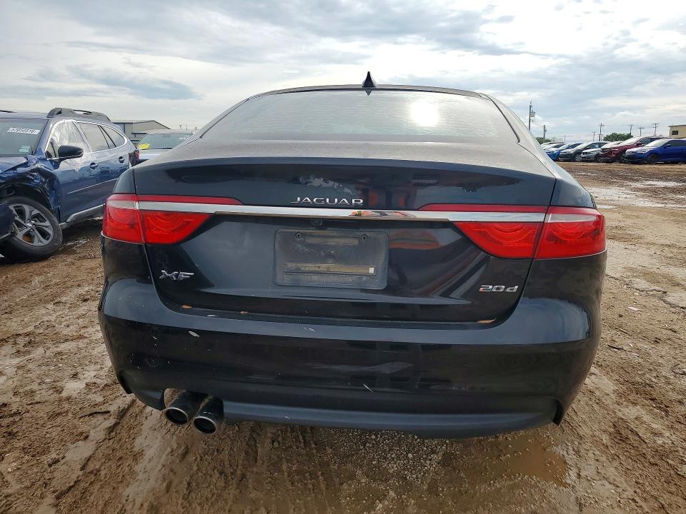 2017 Jaguar Xf VIN SAJBD4BN4HCY46253 COPART salvage auction — MINOR DENT/SCRATCHES, Tx - Certificate Of Title, sold $1,150 on 2026-07-09 (photo 6)