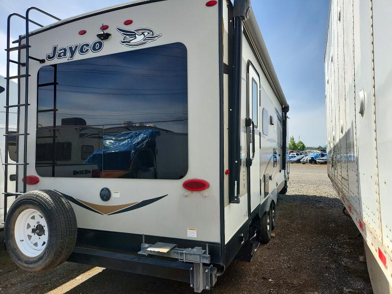2018 Jaco jay flight VIN 1UJBJ0BR3J1T70615 COPART salvage auction — SIDE, OR - SALVAGE TITLE CERTIFICATE, sold $2,100 on 2026-09-03 (photo 4)