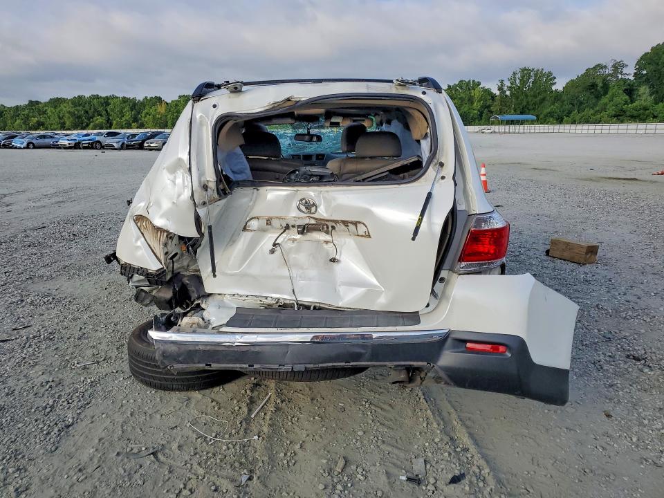 2012 Toyota VIN 5TDYK3EH4CS084113 COPART salvage auction — REAR END, Sc - Cert Of Title-Salvage, sold $975 on 2026-07-27 (photo 6)