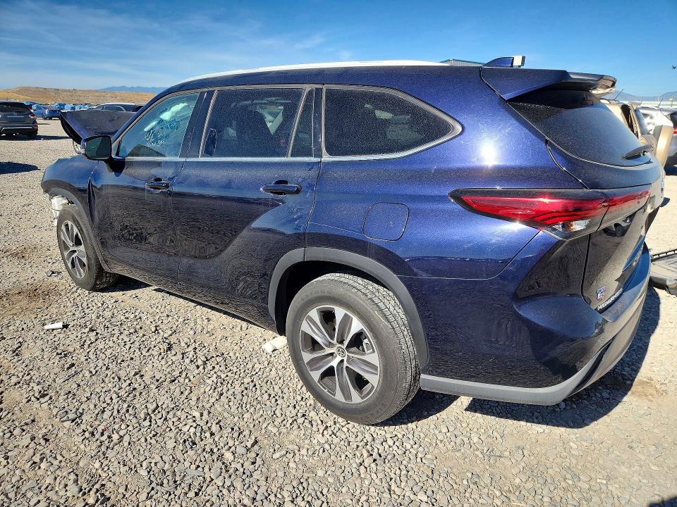 2022 Toyota Highlander VIN 5TDGZRAH6NS117132 COPART salvage auction — FRONT END, Nv - Certificate Of Title, sold $13,200 on 2026-07-24 (photo 2)
