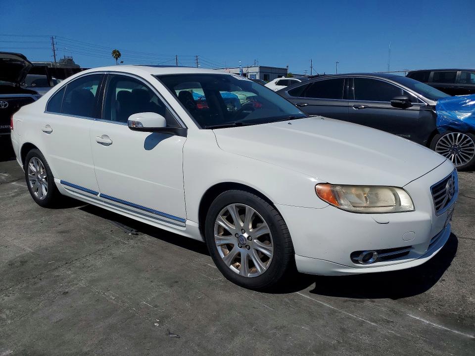 2011 Volvo S80 VIN YV1940AS9B1146903 COPART salvage auction — REAR END, CA - SALVAGE CERTIFICATE, sold $225 on 2026-07-22 (photo 4)