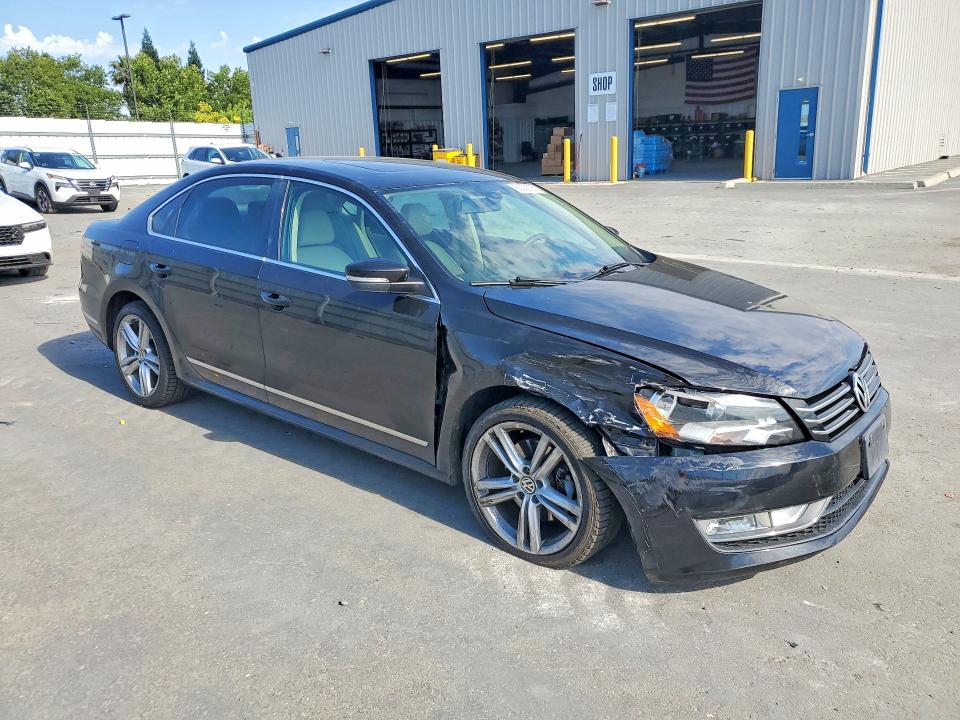2015 Volkswagen Passat VIN 1VWBT7A37FC040470 COPART salvage auction — FRONT END, Salvage Title, sold $525 on 2026-07-23 (photo 4)