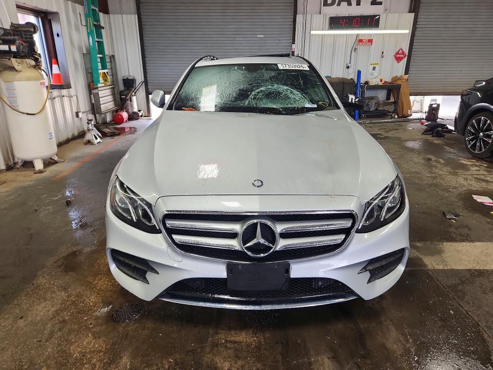 2017 Mercedes-benz E-klasse VIN WDDZF4KB6HA084882 COPART salvage auction — ROOF, Il - Salvage Certificate, sold $5,900 on 2026-08-08 (photo 5)