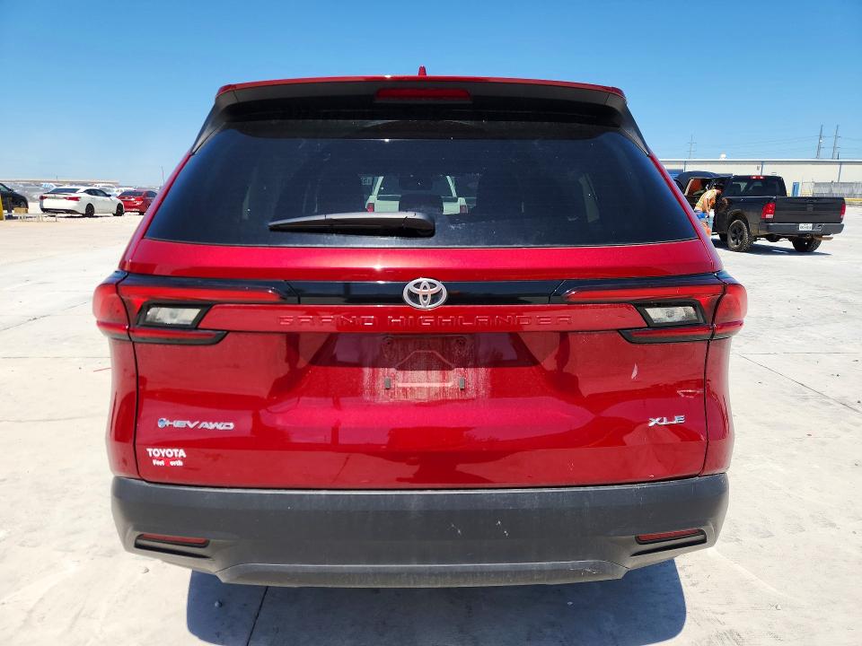 2025 Toyota Highlander VIN 5TDACAB53SS052779 COPART salvage auction — SIDE, TX - SALVAGE VEHICLE TITLE, sold $24,300 on 2026-07-21 (photo 6)
