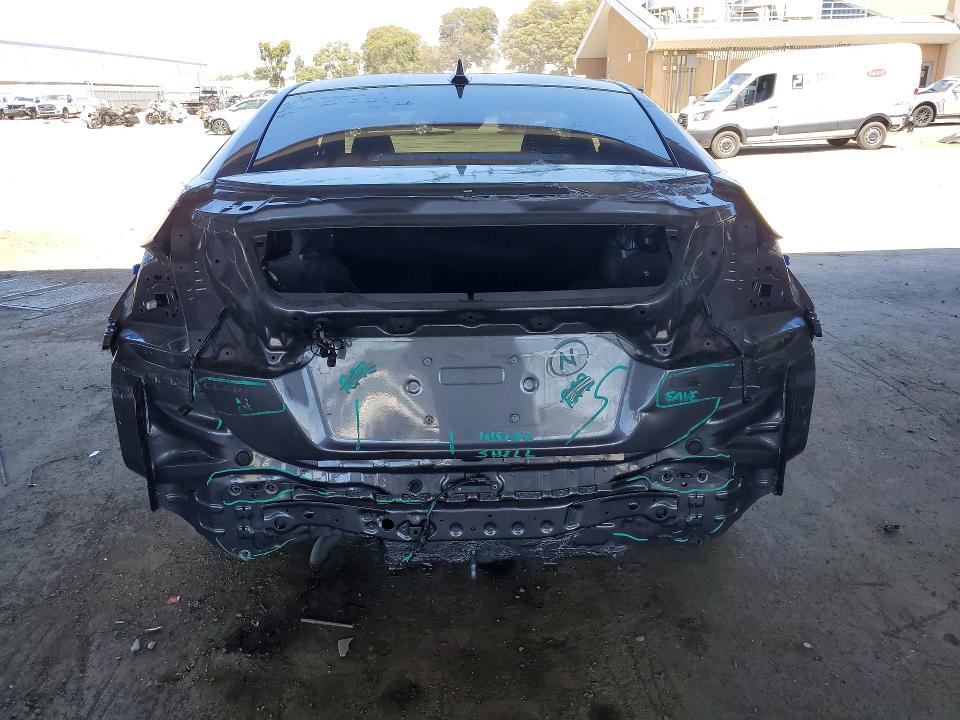 2018 Honda Clarity VIN JHMZC5F18JC009233 COPART salvage auction — REAR END, Ca - Dis/Dlr/Exp Only Clean Title, sold $3,800 on 2026-07-02 (photo 6)