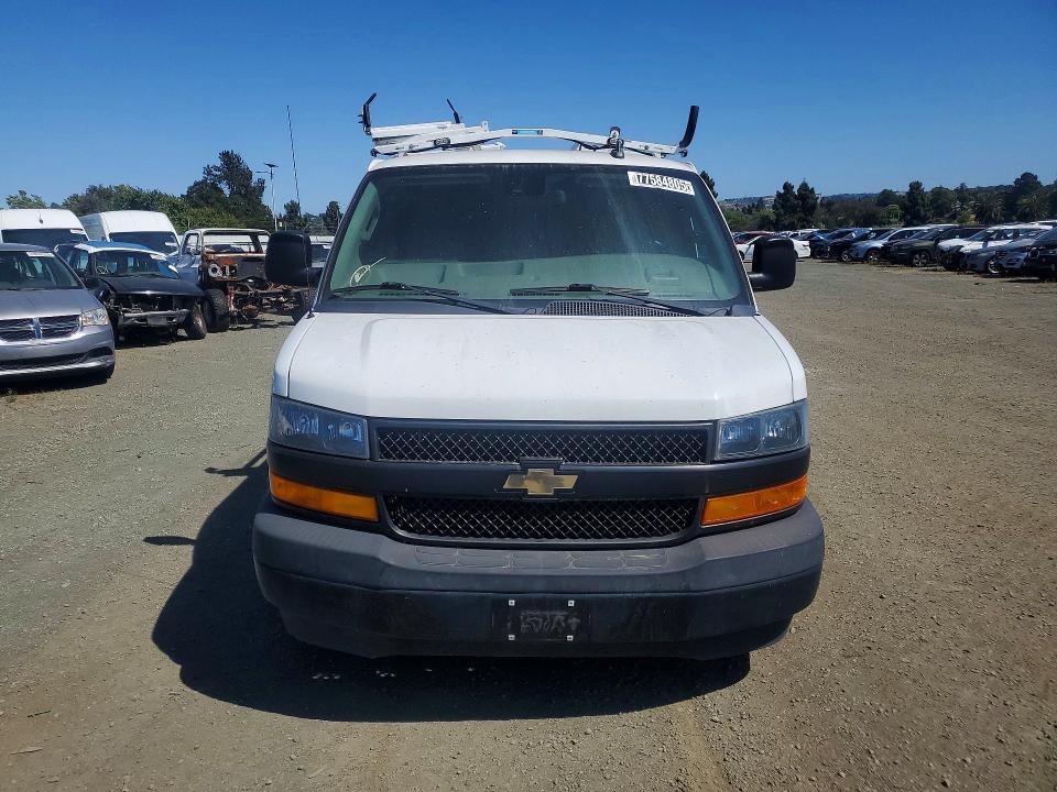 2019 Chevrolet Express 2500 VIN 1GCWGAFP9K1248860 COPART salvage auction — MINOR DENT/SCRATCHES, CA - DIS/DLR/EXP ONLY CLEAN TITLE, sold $10,200 on 2026-07-09 (photo 5)