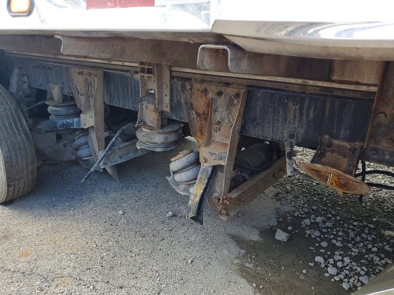 2017 Peterbilt 367 VIN 1NPTX4EX8HD412489 COPART salvage auction — ROLLOVER, PA - CERT OF TITLE, sold $10,000 on 2026-09-18 (photo 9)