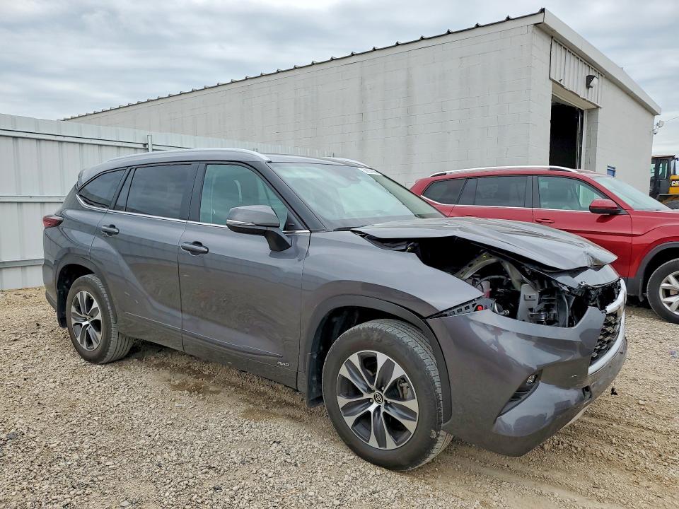 2025 Toyota VIN 5TDKBRCH1SS649069 COPART salvage auction — FRONT END, Ia - Cert Of Title-Salvage Title, sold $12,700 on 2026-07-22 (photo 4)