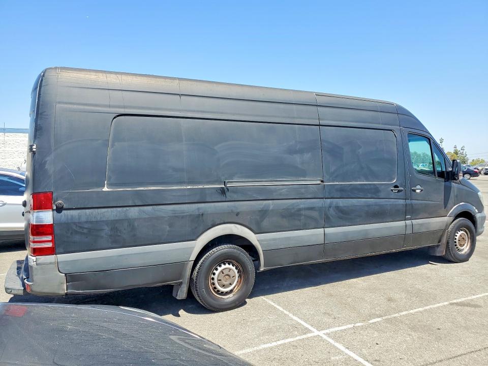 2016 Mercedes-benz Sprinter 2500 VIN WD3PE8CDXGP317342 COPART salvage auction — MINOR DENT/SCRATCHES, Ca - Dis/Dlr/Exp Only Clean Title (P), sold $4,450 on 2026-07-08 (photo 3)