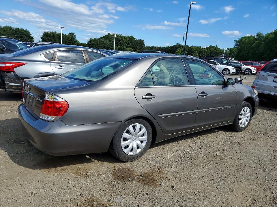 2005 Toyota Camry VIN 4T1BE32K15U503736 COPART salvage auction — REAR END, MA - CERT OF TITLE-SALVAGE, sold $475 on 2026-07-02 (photo 3)