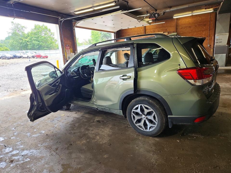 2020 Subaru Forester VIN JF2SKAJCXLH589468 COPART salvage auction — ROLLOVER, Pa - Certificate Of Salvage, sold $625 on 2026-07-23 (photo 2)