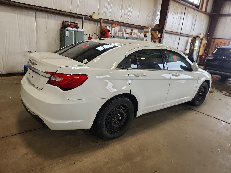 2013 Chrysler 200 VIN 1C3CCBABXDN512510 COPART salvage auction — REAR END, Ab - Bos - Salvage, sold $100 on 2026-07-09 (photo 3)