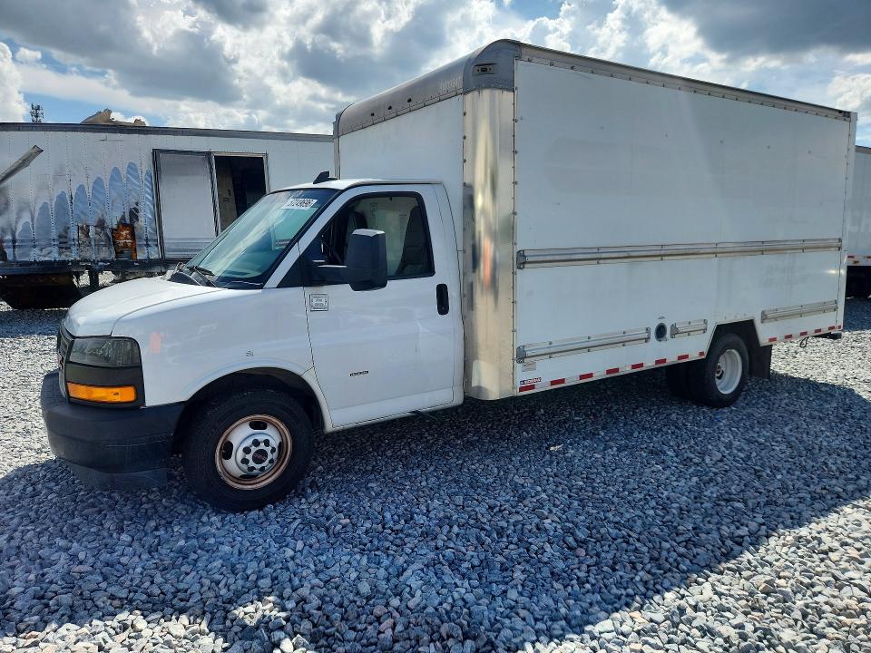 2018 Gmc VIN 7GZ37TCG8JN900736 COPART salvage auction — NORMAL WEAR, Ut - Certificate Of Title, sold $750 on 2026-07-29 (photo 1)
