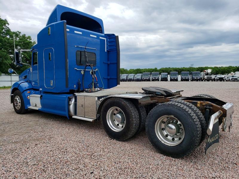 2014 Peterbilt 384 VIN 1XPVDP9X8ED239555 COPART salvage auction — MINOR DENT/SCRATCHES, IL - CERTIFICATE OF TITLE, sold $9,900 on 2026-07-07 (photo 3)